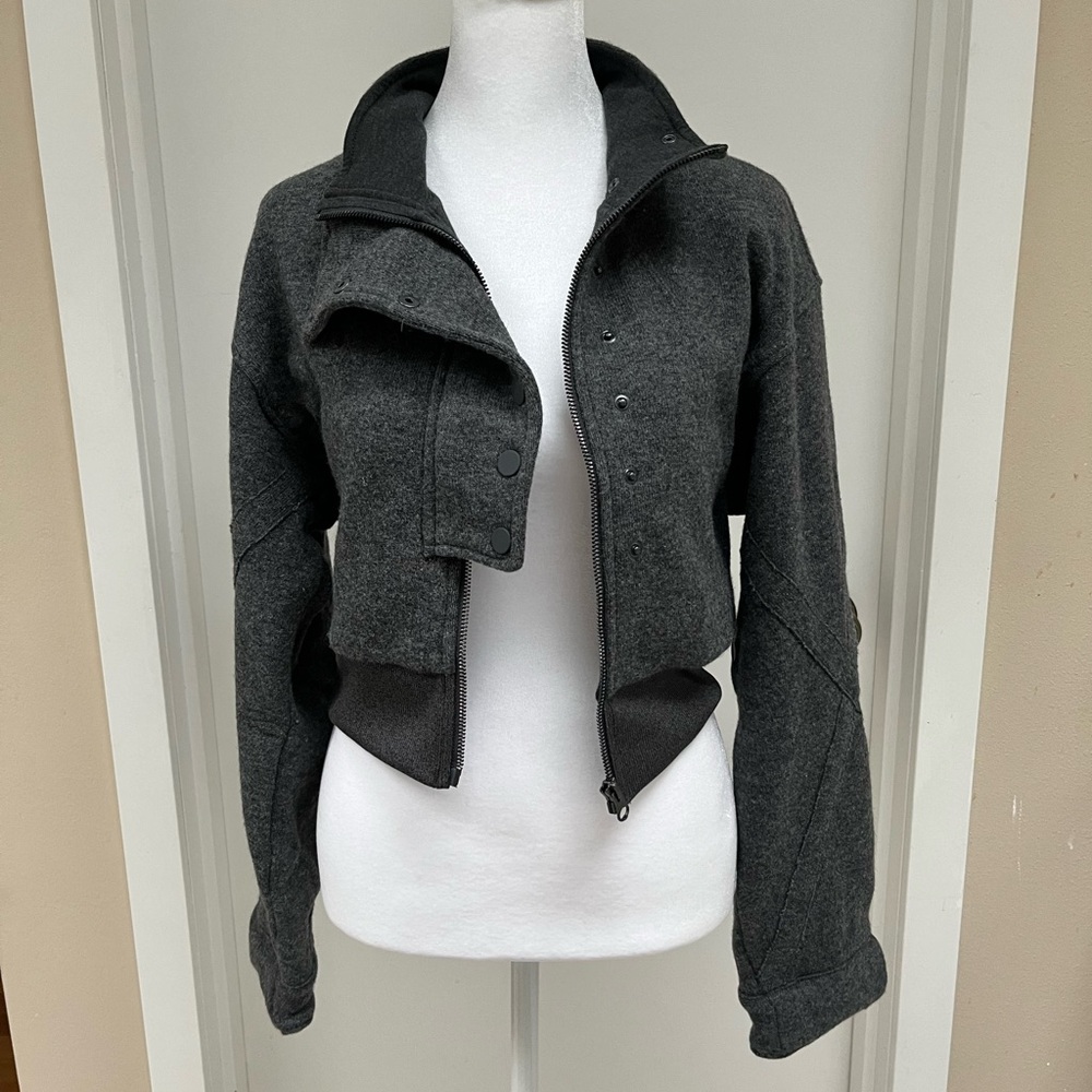 Alo Yoga crop jacket